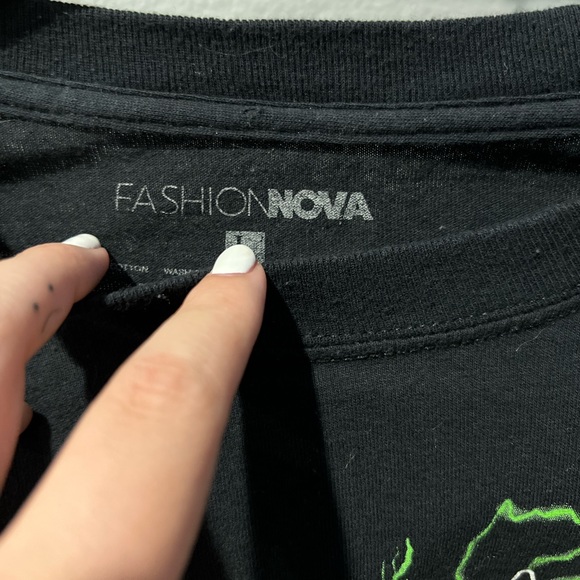 Fashion nova !! Size L , Long Sleeve Crop top. - Picture 2 of 4